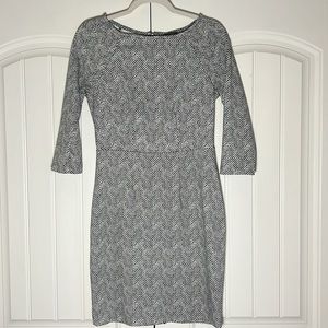 The Limited Black and White 3/4 length sleeve dress - Size 4